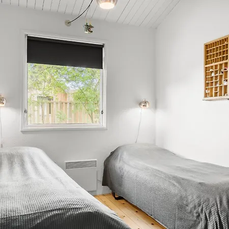 בית נופש Gorgeous In With Sauna בורקופ